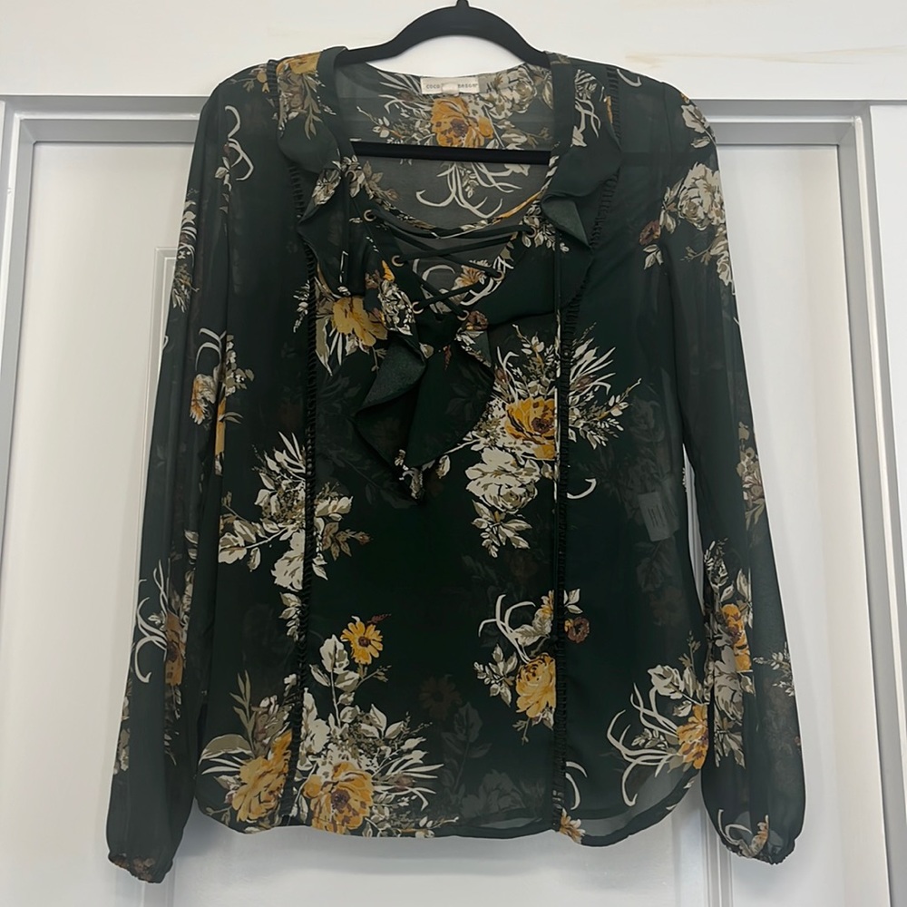 Green sheet top. Size small